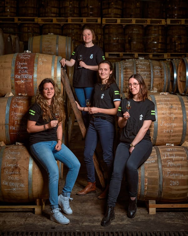 Dans le laboratoire des arômes : les femmes de la R&D chez Maison Ferrand